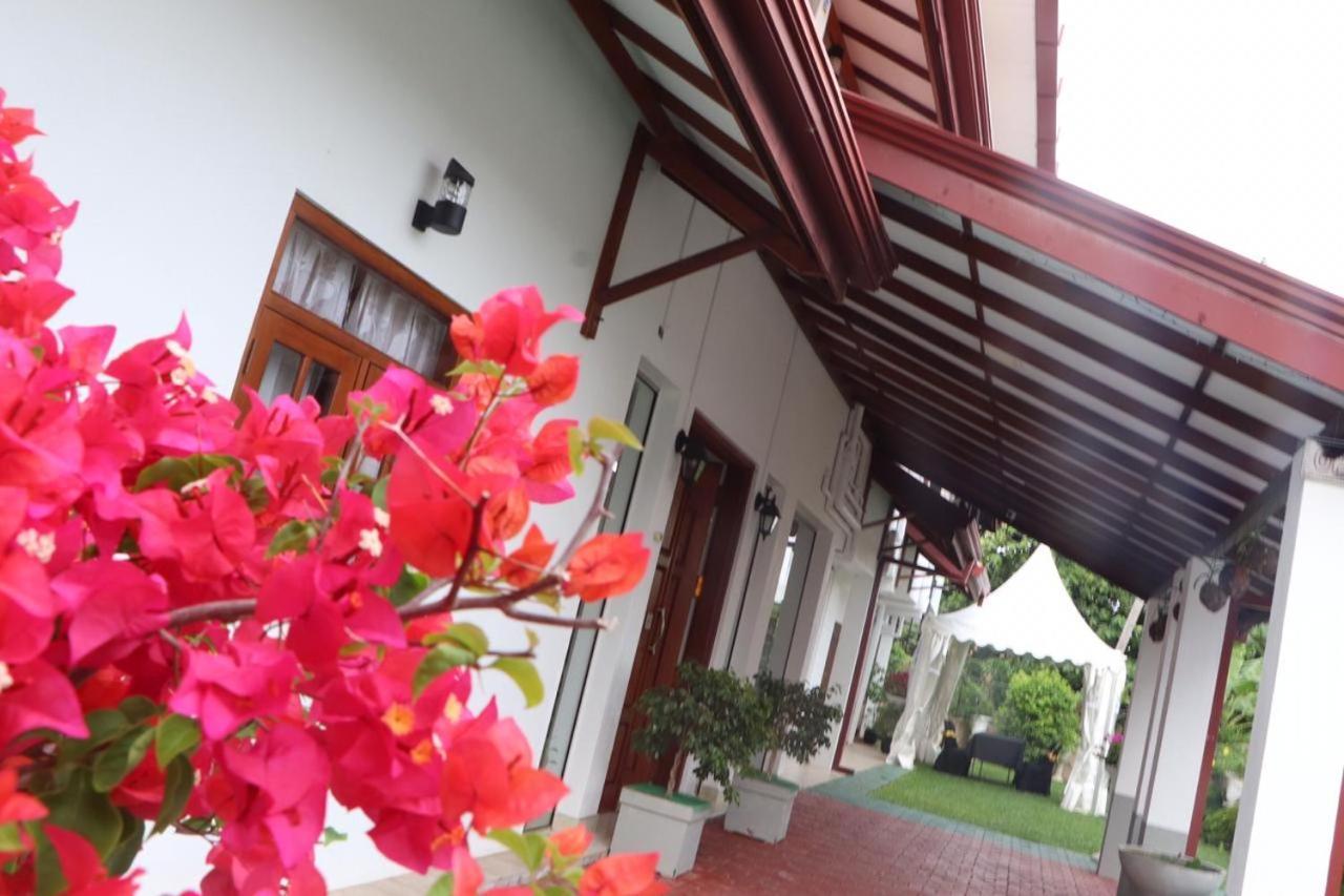 Ryan Residence&Restaurant Negombo Exterior foto